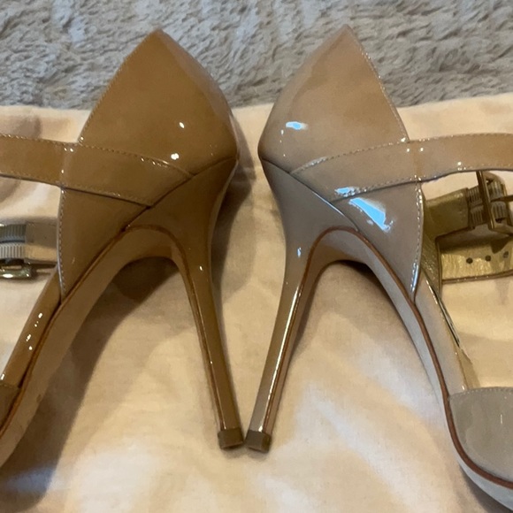 Jimmy Choo Tan/Nude Heel, 38 NOTE DISCOLORATION - Picture 3 of 3